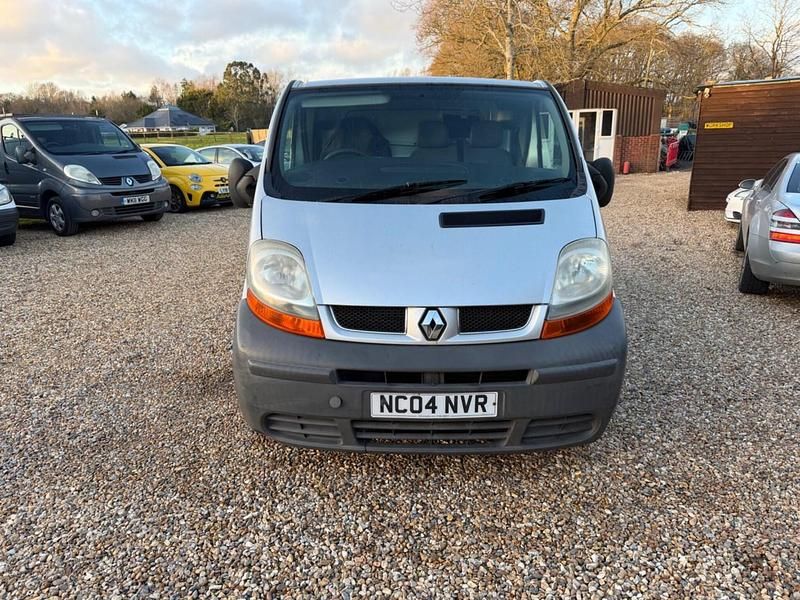 Used Renault Trafic 2004 Silver MPV
