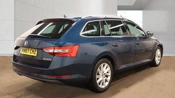 Used Skoda Superb SE Technology 190 HP (139 kW) 2017 Blue Estate