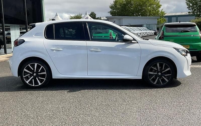 Used Peugeot 208 Allure Premium 102 HP (75 kW) 2022 Hatchback