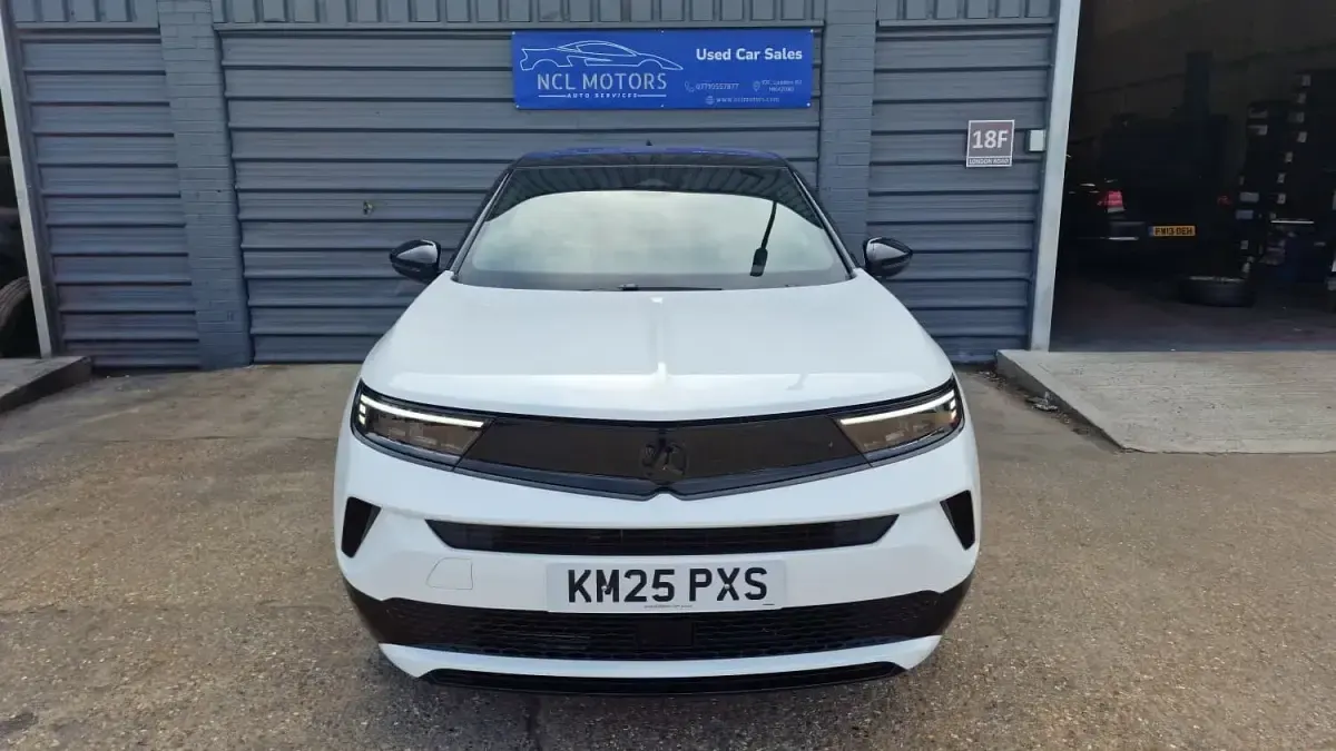 Used Vauxhall Mokka 136 HP (100 kW) 2025 White SUV