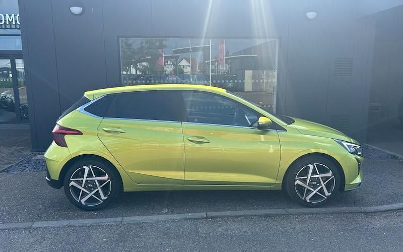Used Hyundai i20 Premium 101 HP (74 kW) 2025 Green Hatchback