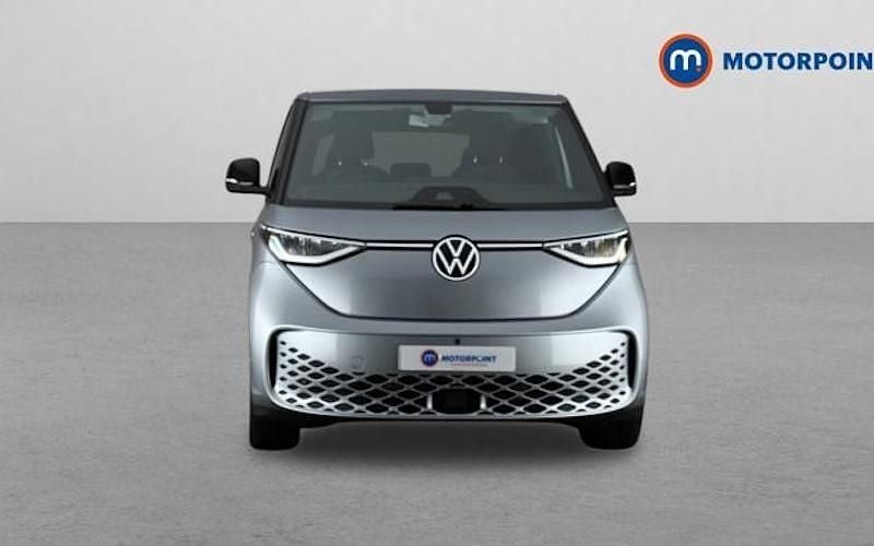Usado VW ID. Buzz Pro 210 kW (286 CV) 2025 Plateado Monovolumen