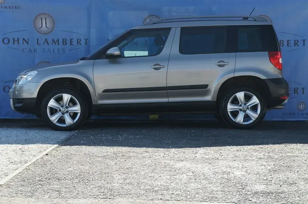 Used Skoda Yeti SE 140 HP (102 kW) 2013 Beige SUV
