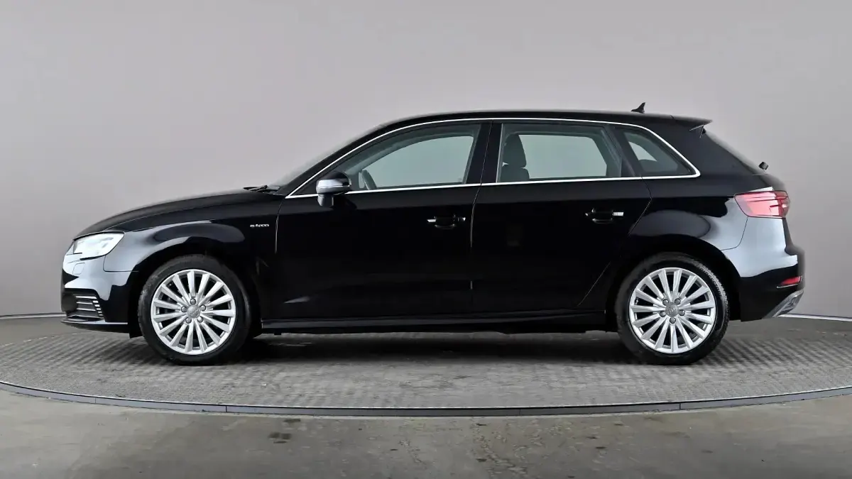 Usado Audi A3 e-tron Premium 150 CV (110 kW) 2017 Negro Utilitario