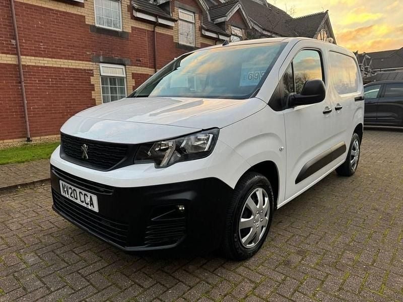 White Used 2020 Peugeot Partner Van | £6,995 (Fair price) - Image 1/4