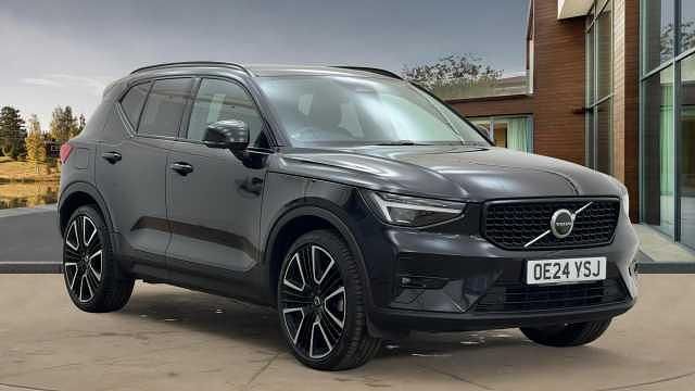 Used 2025 Volvo XC40 Ultra SUV | £35,995 (Expensive) - Image 1/4