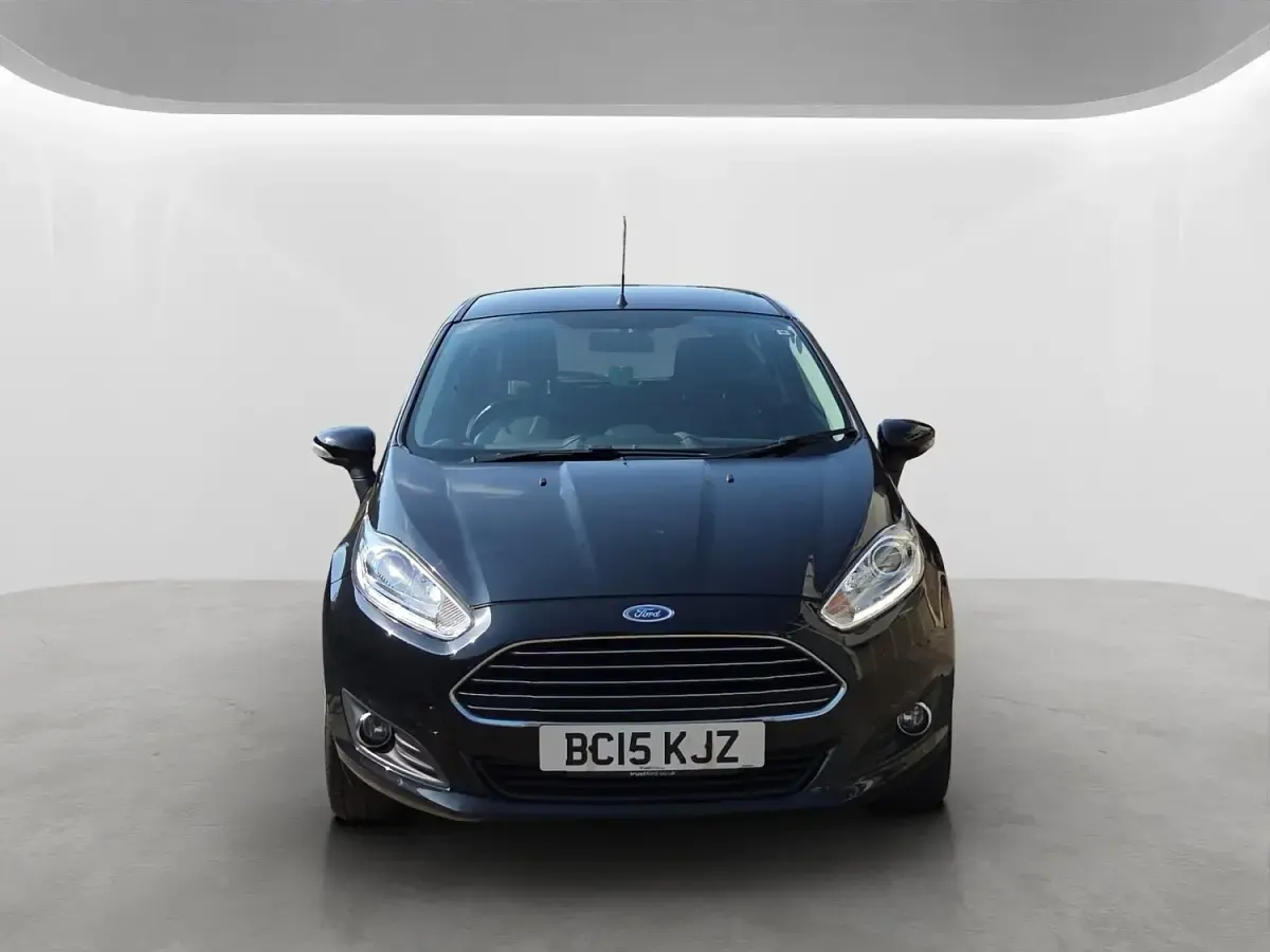 Used Ford Fiesta Zetec 82 HP (60 kW) 2015 Black Hatchback