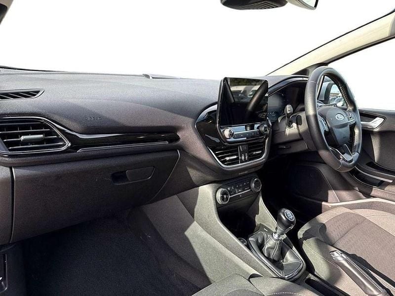 Used Ford Fiesta Titanium 123 HP (90 kW) 2018 Silver Hatchback