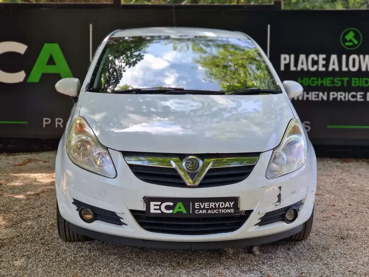 Used Vauxhall Corsa 2010 White Hatchback