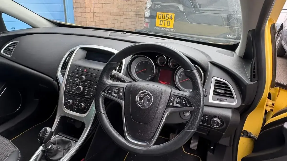 Used Vauxhall Astra GTC SRi 2013 Yellow Hatchback