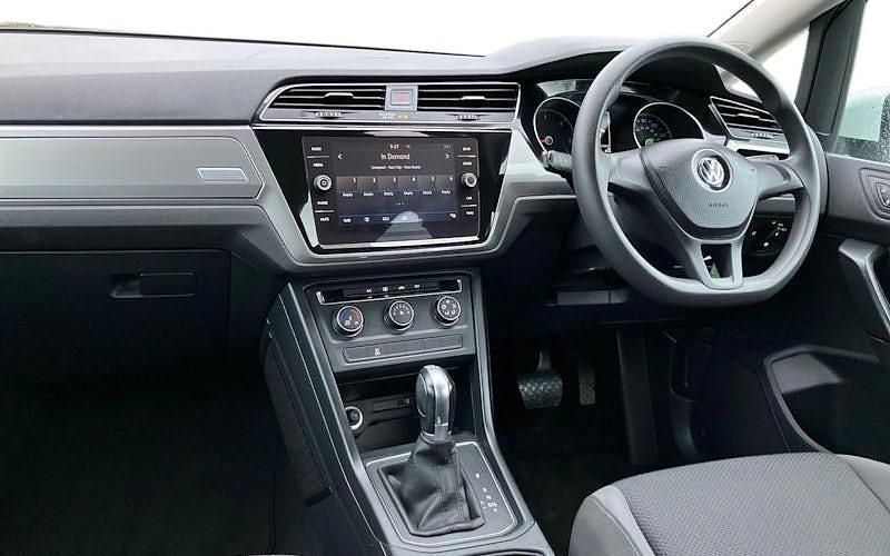 Used VW Touran S 116 HP (85 kW) 2019 White MPV