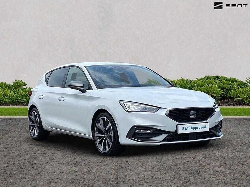 White Used 2025 Seat Leon FR Sport Hatchback | £23,000 (Expensive) - Image 1/4