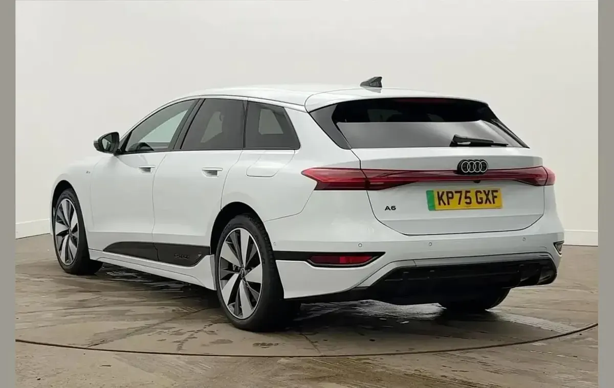 New Audi A6 e-tron S-Line 266 kW (362 HP) 2025 White Estate