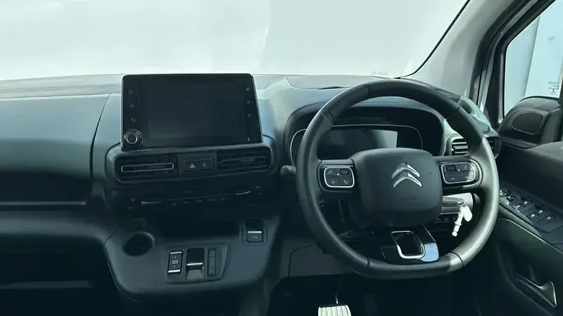 Used Citroën e-Berlingo XTR 100 kW (136 HP) 2022 White MPV