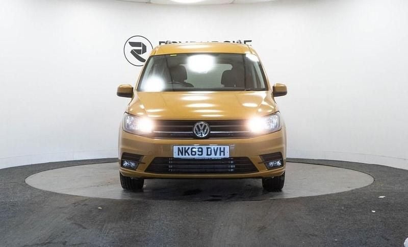 Used VW Caddy Maxi Life Life 102 HP (75 kW) 2019 Yellow MPV