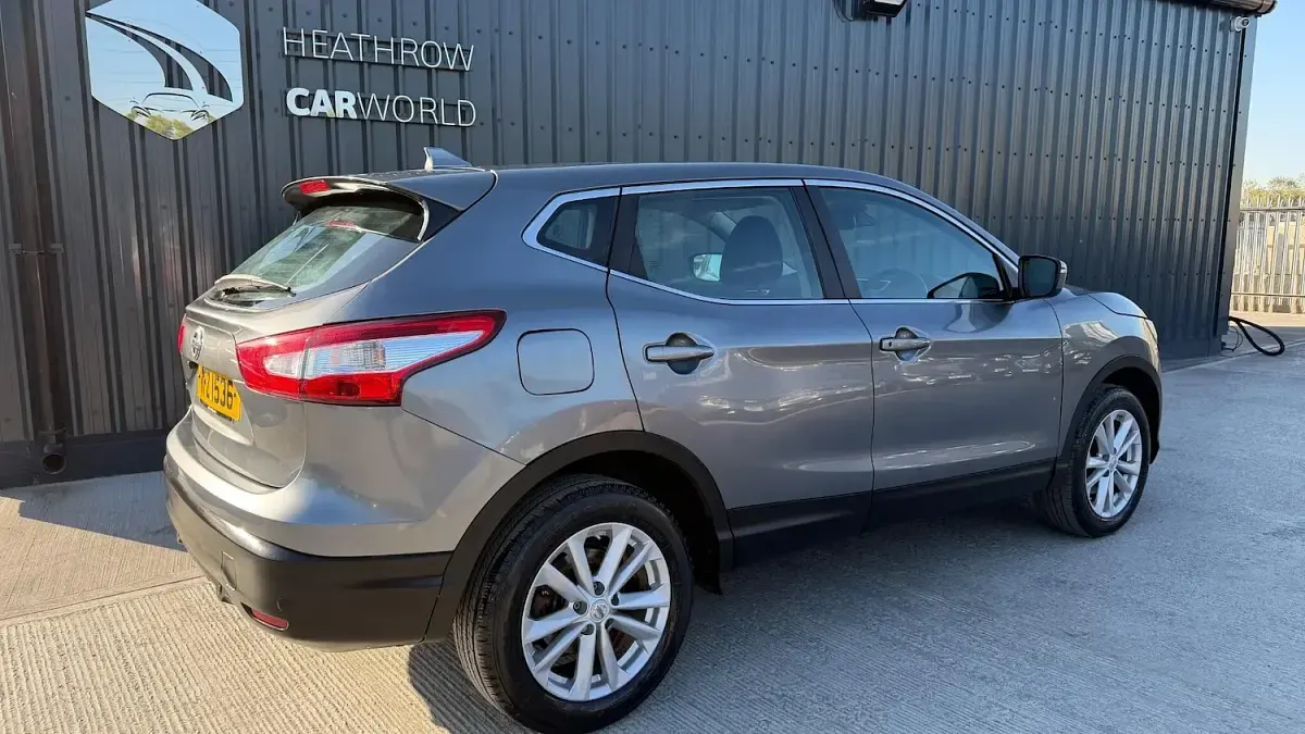 Used Nissan Qashqai Acenta 115 HP (84 kW) 2014 Grey SUV