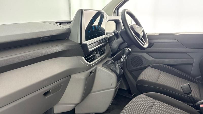 Used VW Transporter 150 HP (110 kW) 2025 Light grey Van