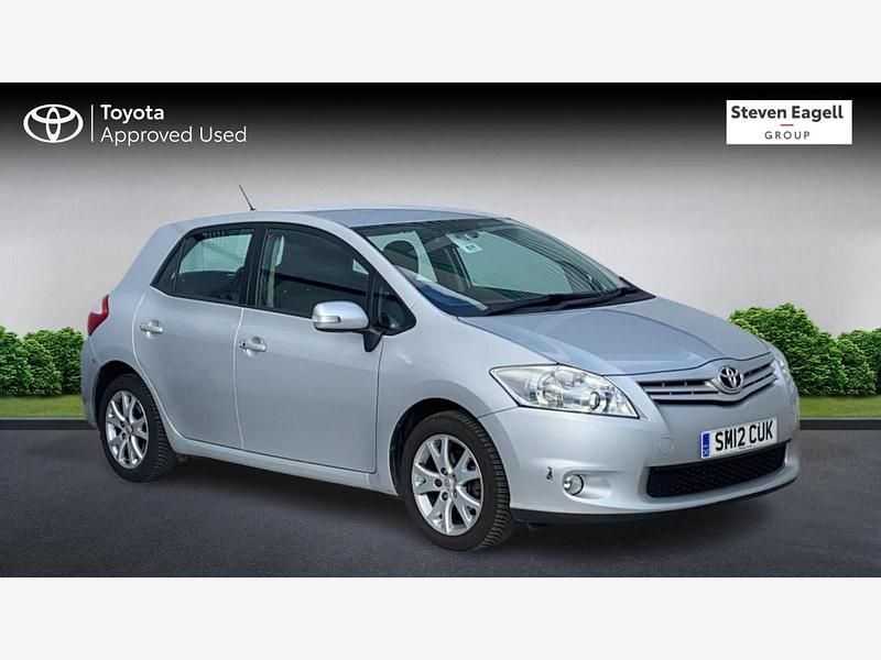 Silver Used 2012 Toyota Auris Hatchback | £7,599 (A bit pricey) - Image 1/3