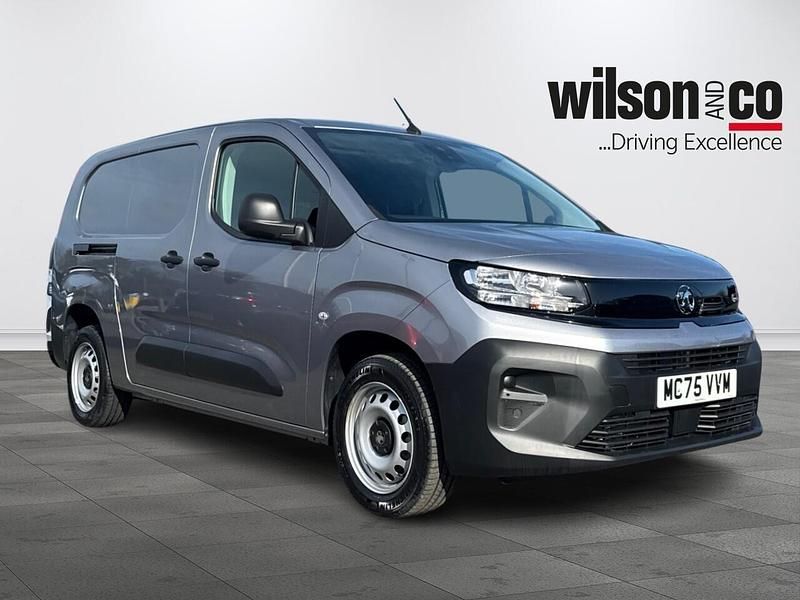 New Vauxhall Combo 100 HP (73 kW) 2026 Silver MPV