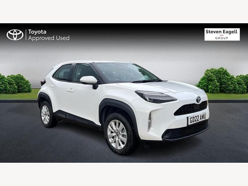 White Used 2022 Toyota Yaris Hybrid Hatchback | £18,995 (A bit pricey) - Image 1/3
