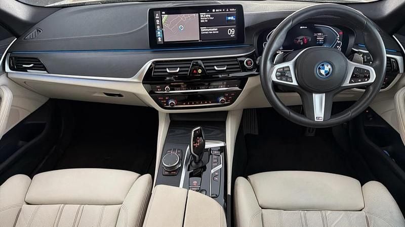 Used BMW 530e M Sport 288 HP (211 kW) 2024 Blue Estate