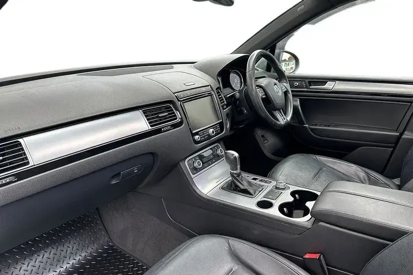 Used VW Touareg R-line 258 HP (189 kW) 2018 Grey SUV