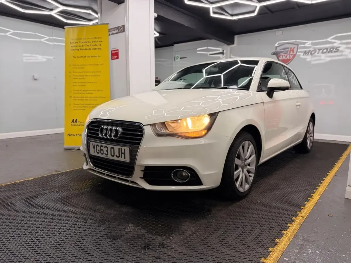 Used Audi A1 Sport 122 HP (89 kW) 2013 White Hatchback