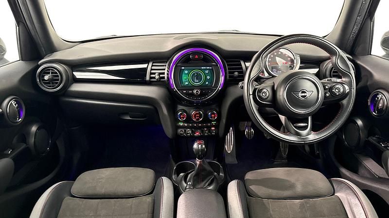 Używany Mini Cooper Hatch 134 KM (98 kW) 2020 Czarny Hatchback