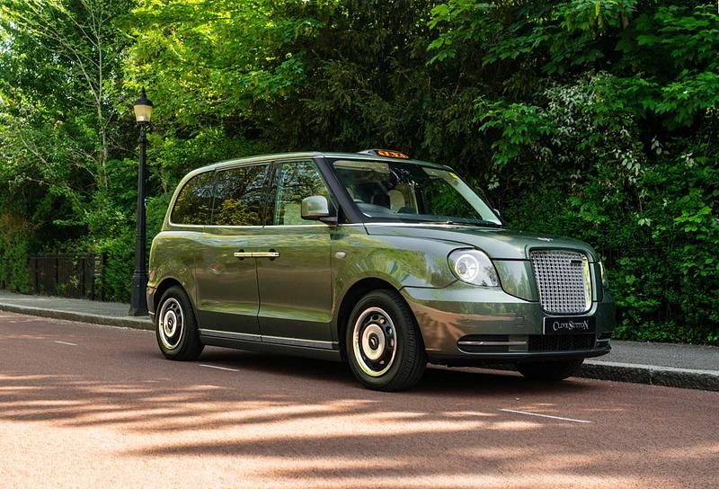 Used 2023 LEVC TX Sedan | £139,950 - Image 1/4