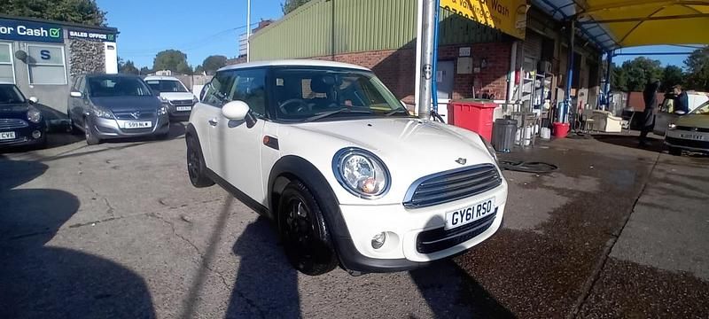White Used 2012 Mini Cooper D Hatch Hatchback | £1,995 (Good price) - Image 1/4