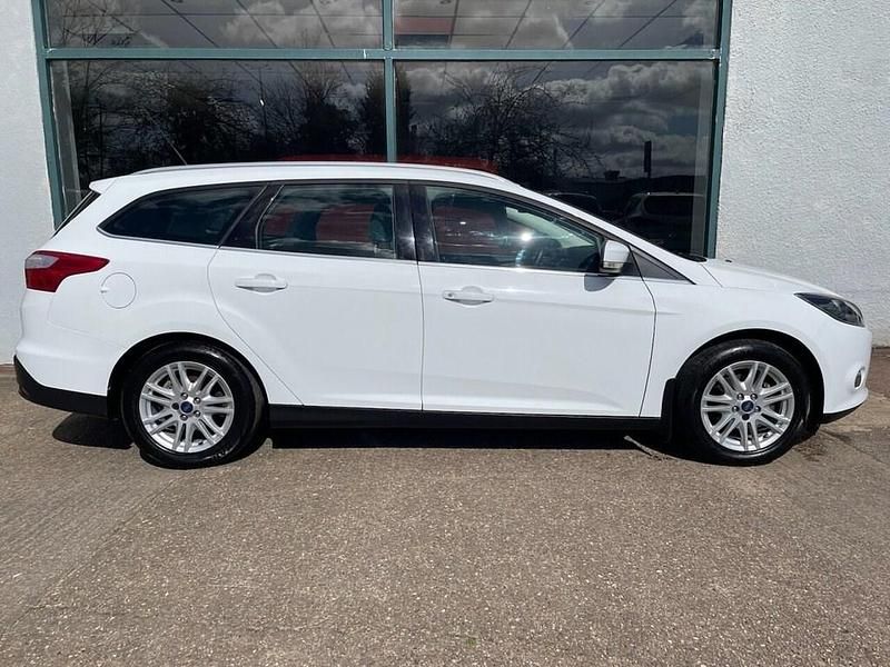 Used Ford Focus Titanium 125 HP (91 kW) 2013 White Estate