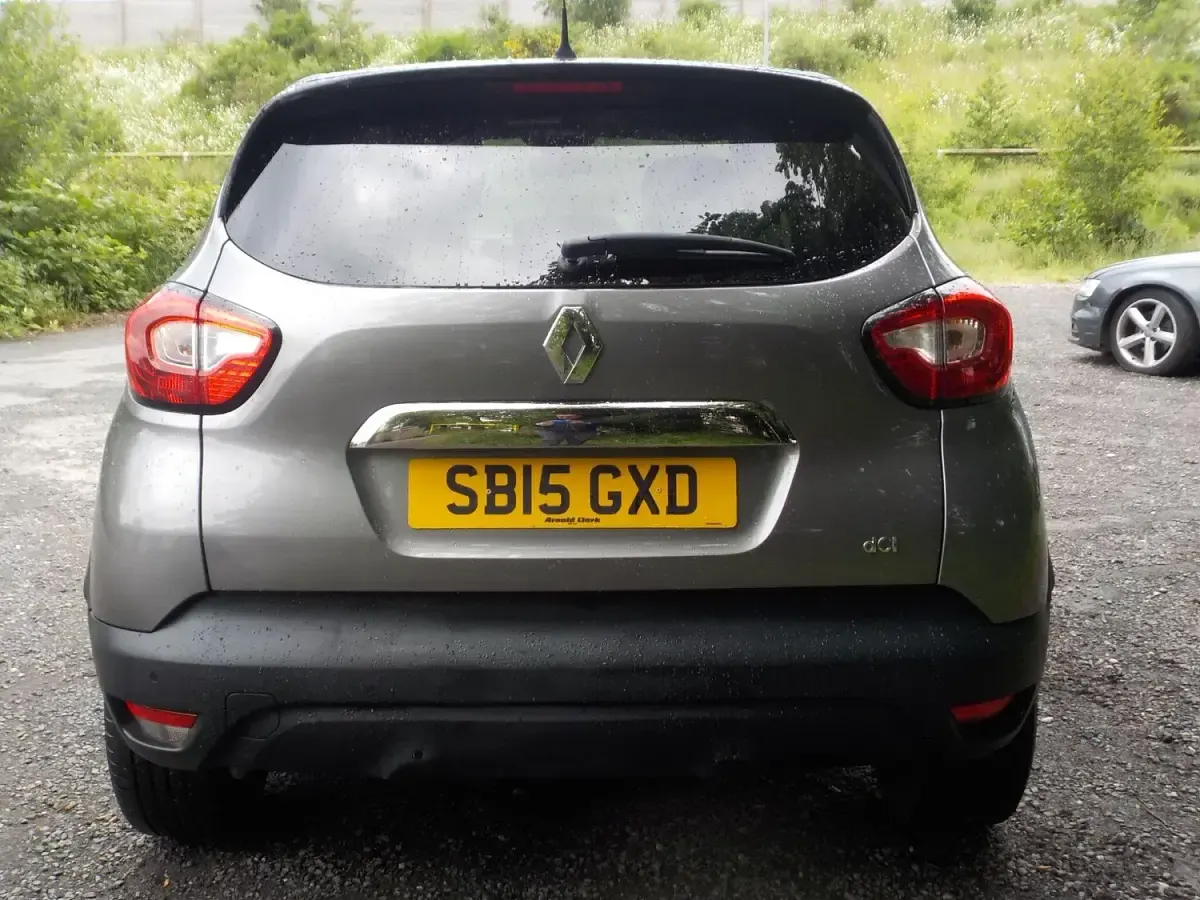 Used Renault Captur Dynamique 90 HP (66 kW) 2015 Grey/black SUV