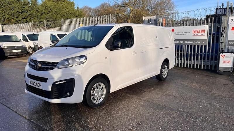 Used Vauxhall Vivaro Sportive 100 HP (73 kW) 2022 White MPV
