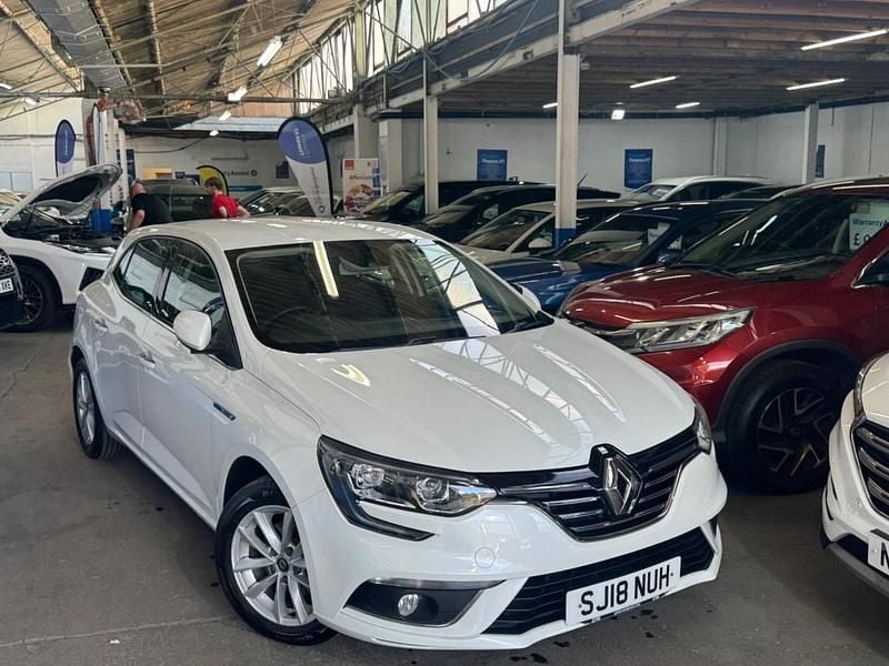 White Used 2018 Renault Mégane IV Dynamique Hatchback | £7,495 (Fair price) - Image 1/2