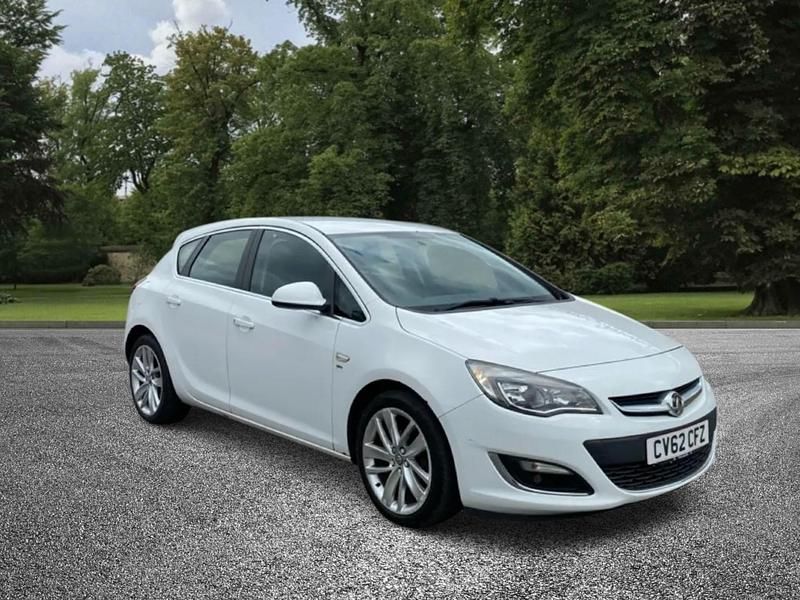 White Used 2012 Vauxhall Astra SRi Hatchback | £995 - Image 1/4