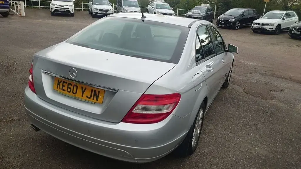 Second-hand Mercedes C200 Executive 2010 Argintiu Berlinǎ
