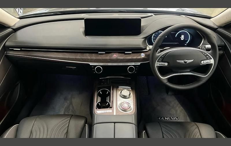 New Genesis G80 300 HP (220 kW) 2025 Silver Sedan