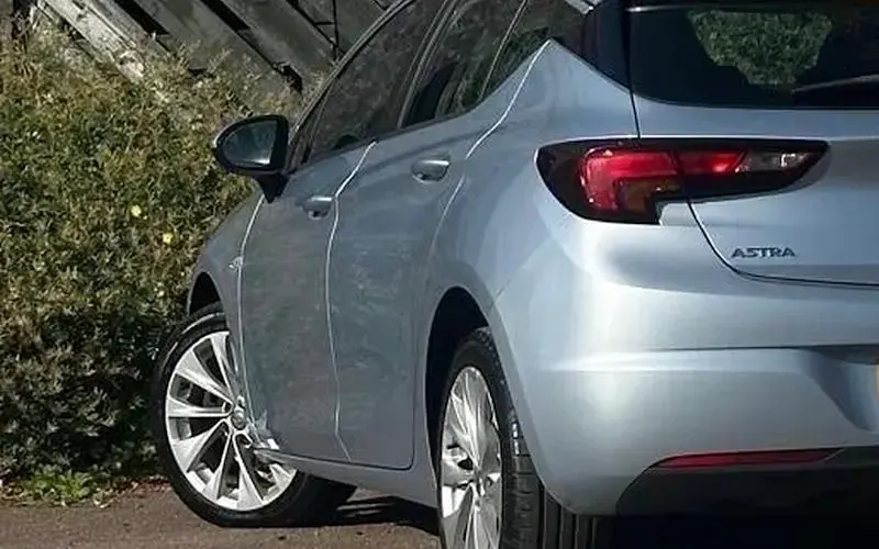 Used Vauxhall Astra Design Edition 105 HP (77 kW) 2017 Hatchback