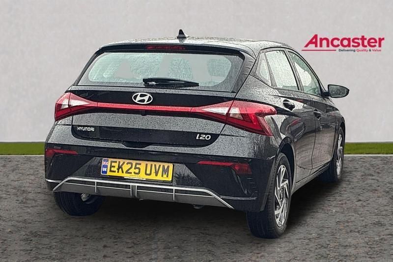 Used Hyundai i20 Advanced 90 HP (66 kW) 2025 Black Hatchback