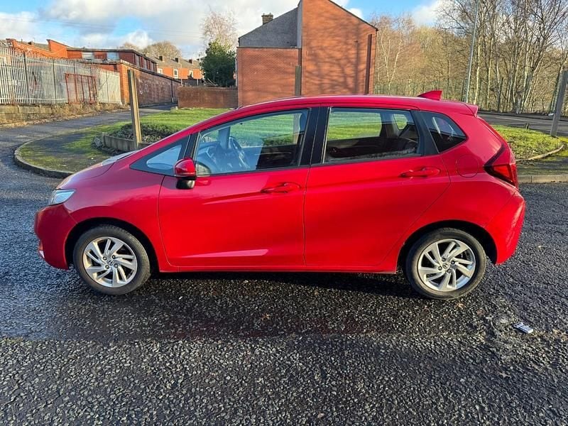 Used Honda Jazz SE 2016 Red Hatchback