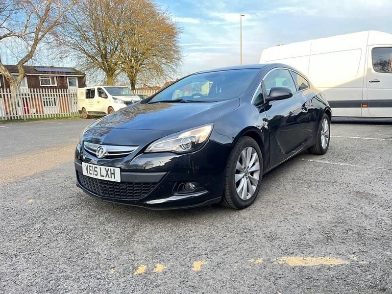 Used Vauxhall Astra GTC SRi 165 HP (121 kW) 2015 Black Hatchback