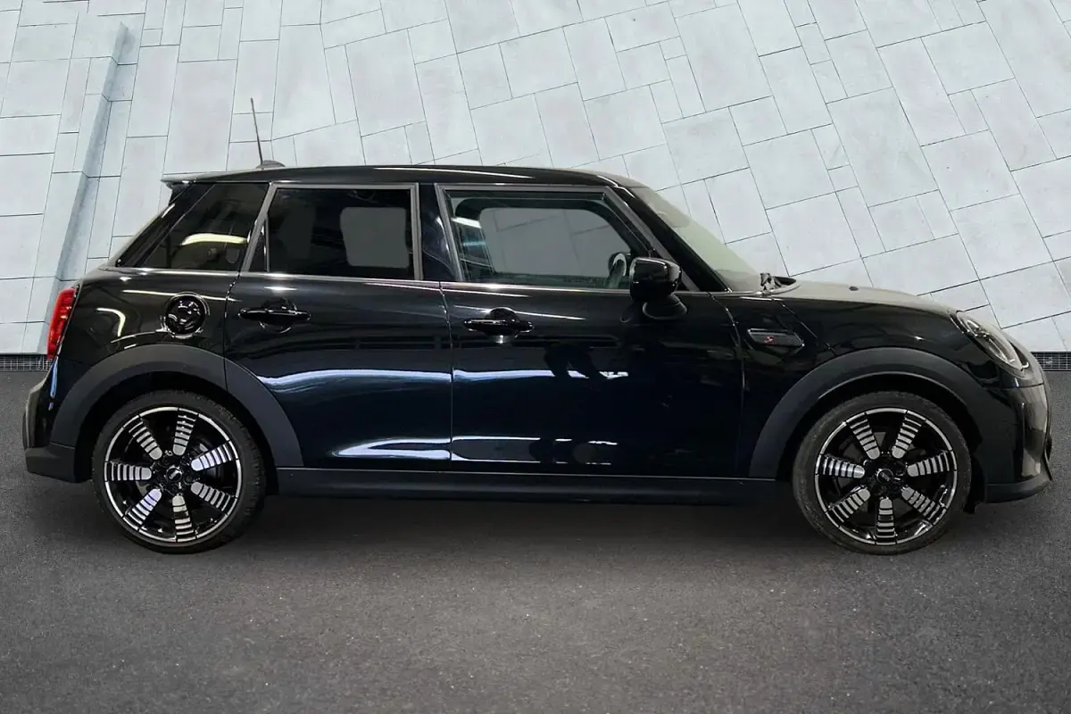 Used Mini Cooper S Exclusive 176 HP (129 kW) 2023 Black Hatchback