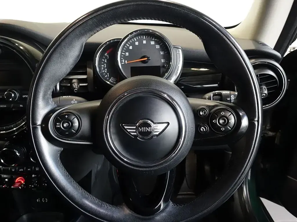 Używany Mini Cooper D Hatch 116 KM (85 kW) 2018 Zielony Hatchback