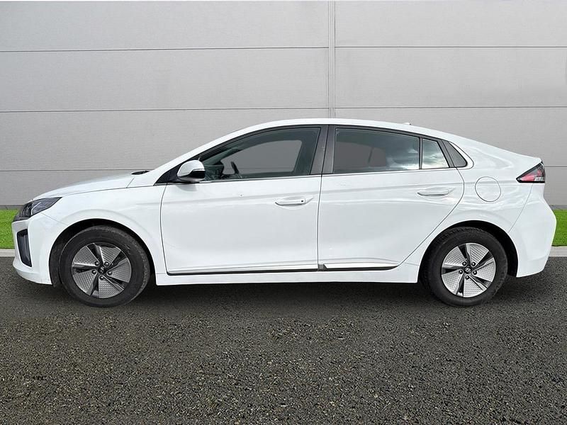 Used Hyundai Ioniq Premium 141 HP (103 kW) 2021 White Hatchback