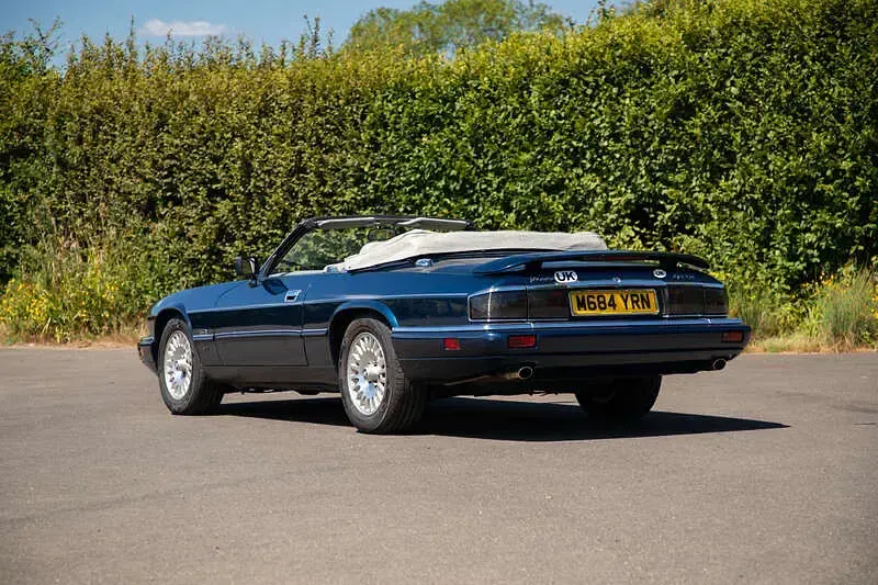 Used Jaguar XJS 300 HP (220 kW) 2021 Blue