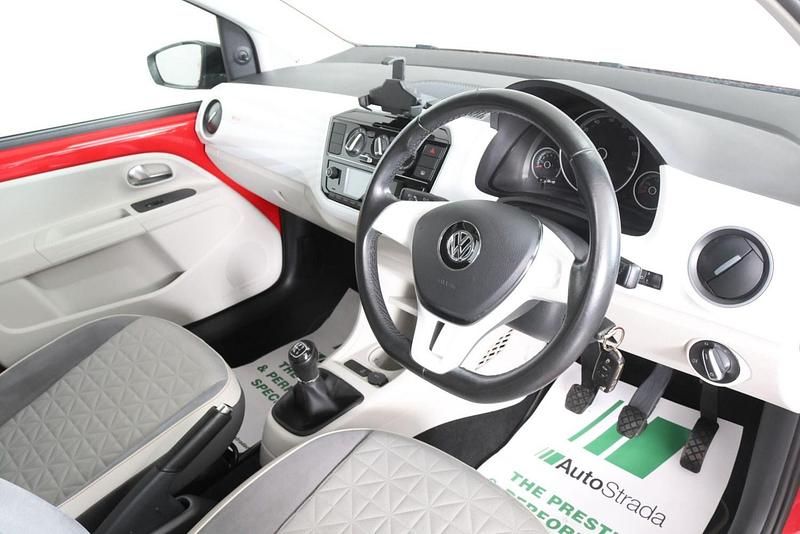 Used VW up! Beats 75 HP (55 kW) 2017 Red Hatchback