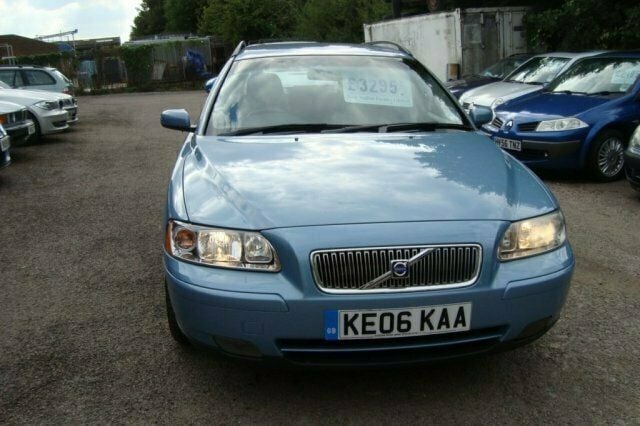 Used 2006 Volvo V70 Estate | £3,295 (Expensive) - Image 1/4