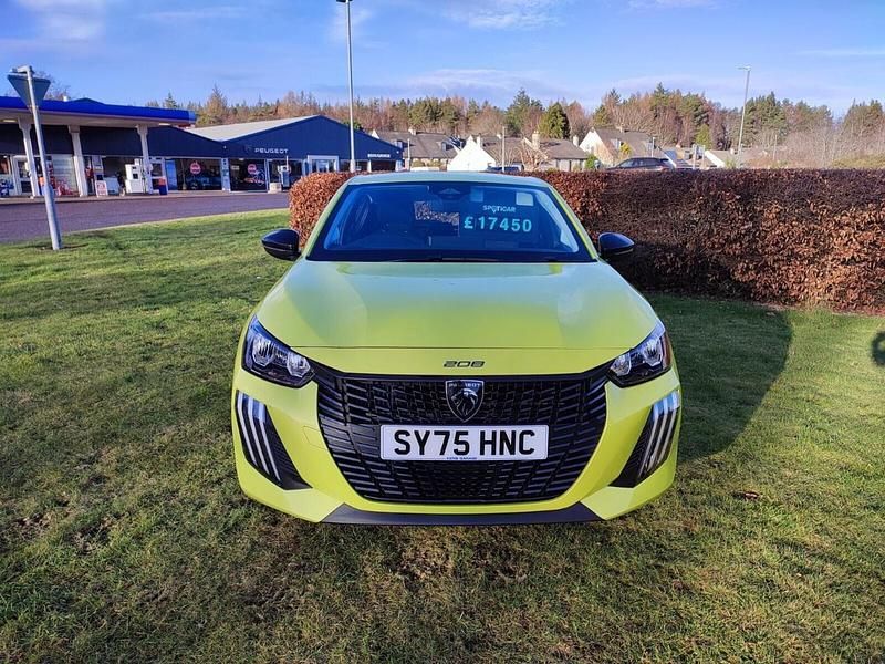 New Peugeot 208 Style 99 HP (72 kW) 2025 Yellow Hatchback