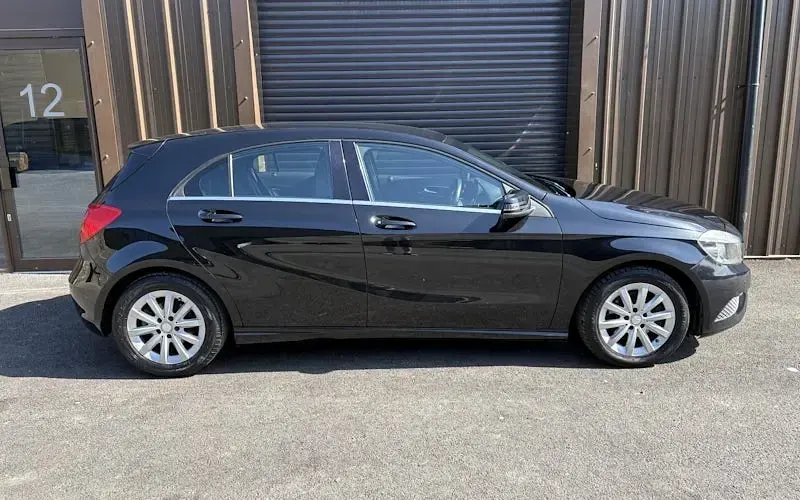Used Mercedes A180 SE 122 HP (89 kW) 2013 Black Hatchback