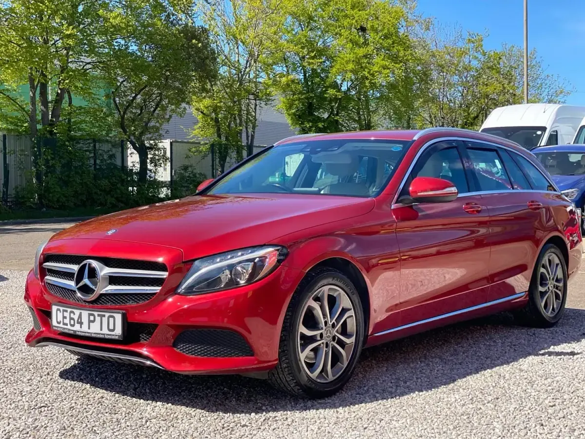 Używany Mercedes C220 170 KM (125 kW) 2014 Czerwony Kombi